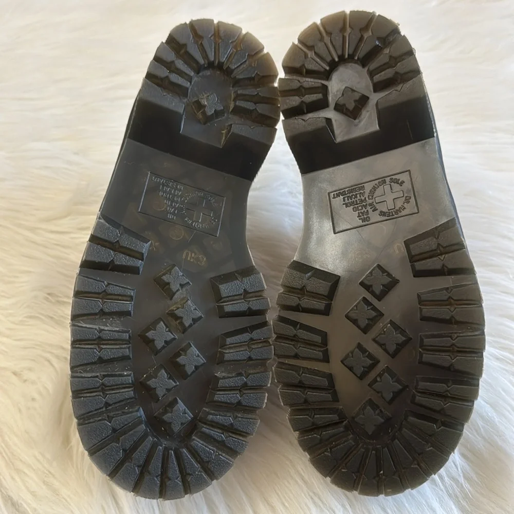 Dr. Martens excellent preowned
